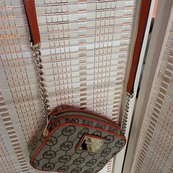 ✨SOLD✨Michael Kors mini crossbody bag - Picture 5 of 13